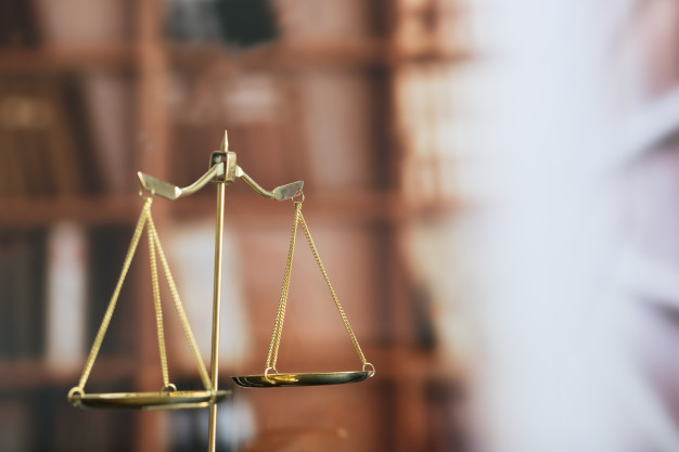 law-concept-judge-gavel-legal-book-justice-lawyer-workplace_36325-88